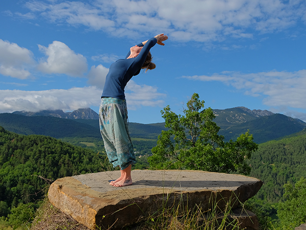 Yoga Natur Benasque Pirineos Retiros Trekking