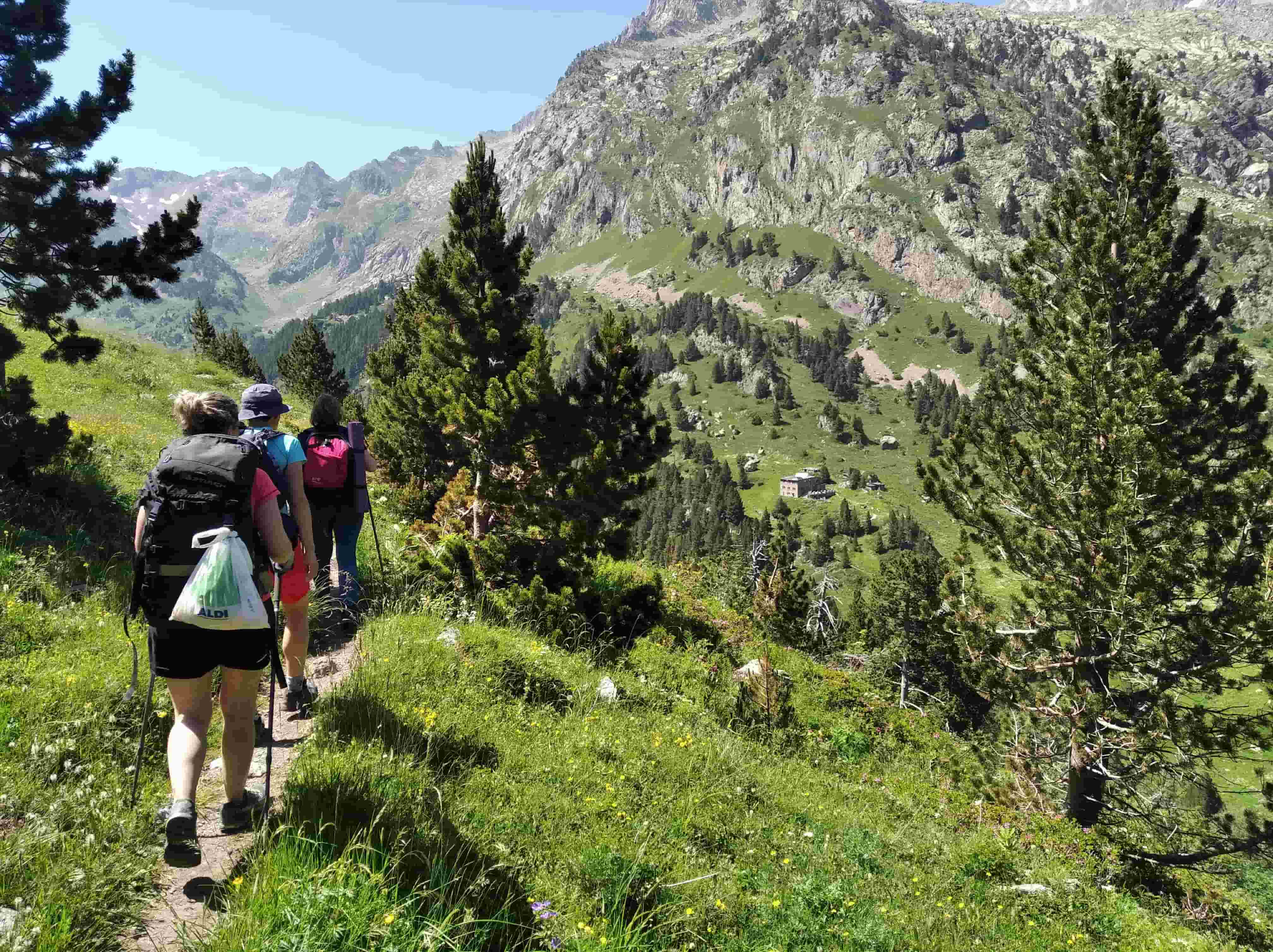 Yoga-Trek Aventura Retiro Benasque Pirineos