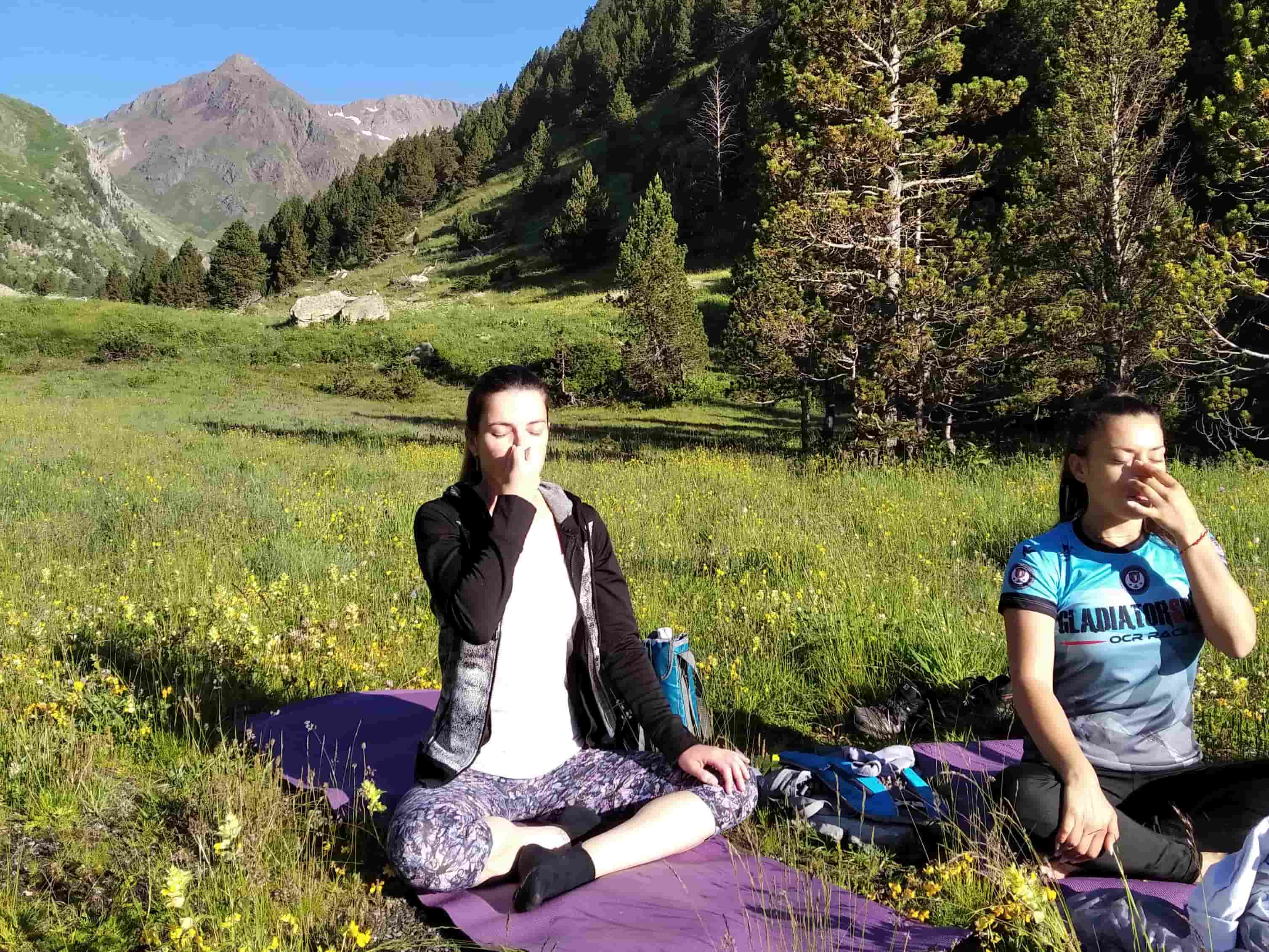 Yoga-Trek Aventura Retiro Benasque Pirineos