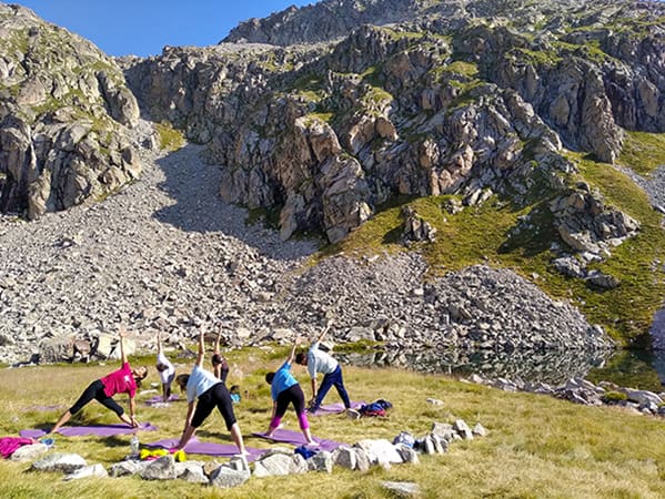 Yoga-Trekking Aventura Retiro Benasque Pirineos llauset