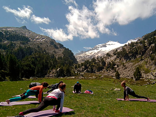 Yoga-Trekking Aventura Retiro Benasque Pirineos