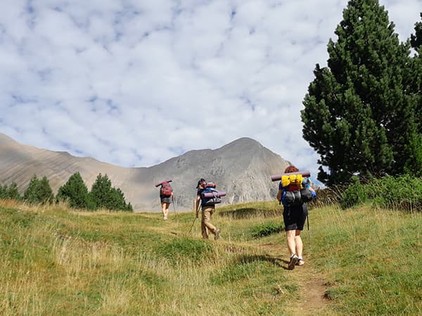 yoga trekking senderismo retiro pirineos benasque