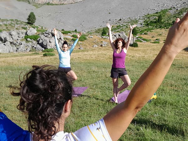 yoga trekking senderismo retiro pirineos benasque