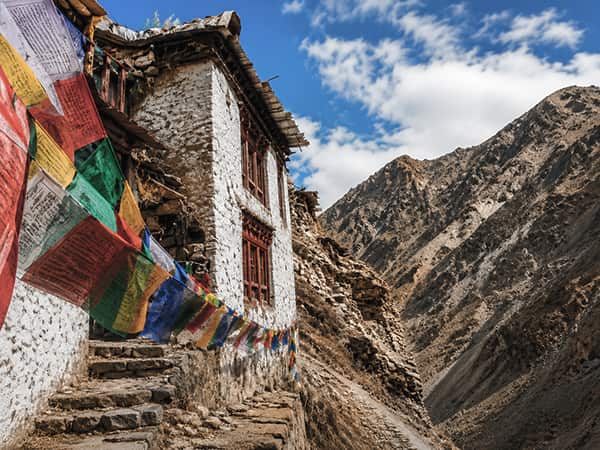 viajes trekkings ladakh zasnkar yoga retiro india guia montaña